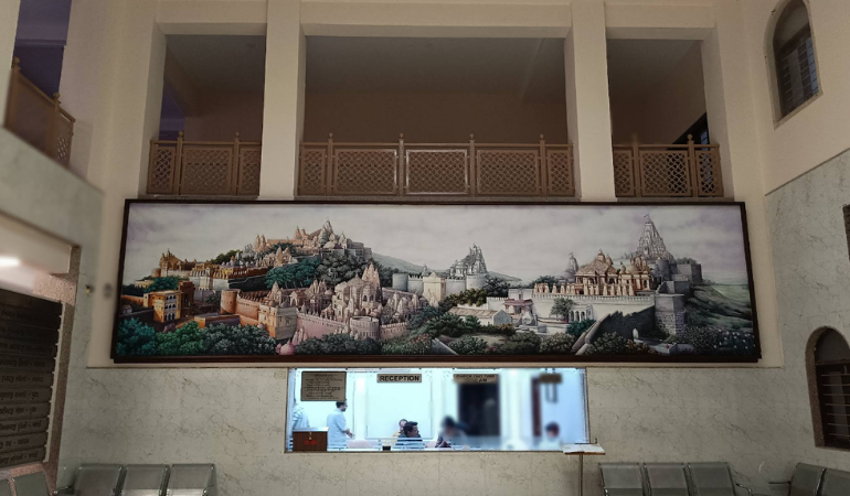 Front view of Suntar Bhavan, Palitana